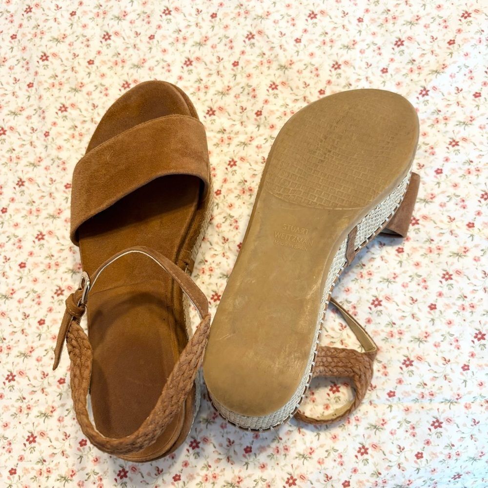 PLATFORM WAY
STUART WEITZMAN
Color: Amaretto Suede - Picture 7 of 7